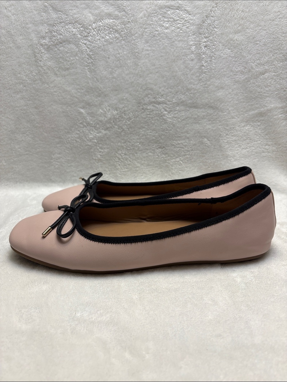 Aerosoles Women’s Pale Pink Ballet Flats with Black Trim Sz: 9 - Picture 3 of 7